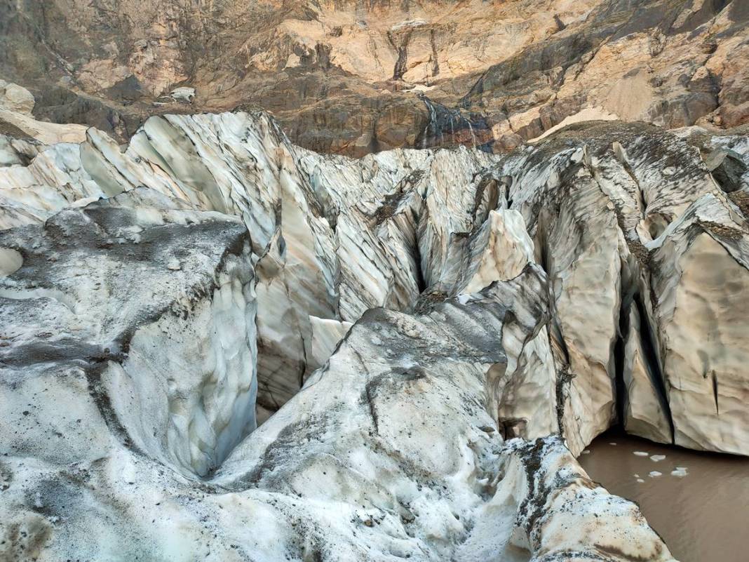 Türkiye'nin buzulları eriyor: Gelecek nesilleri zor günler bekliyor! 20 bin yıllık geçmişe sahip 20